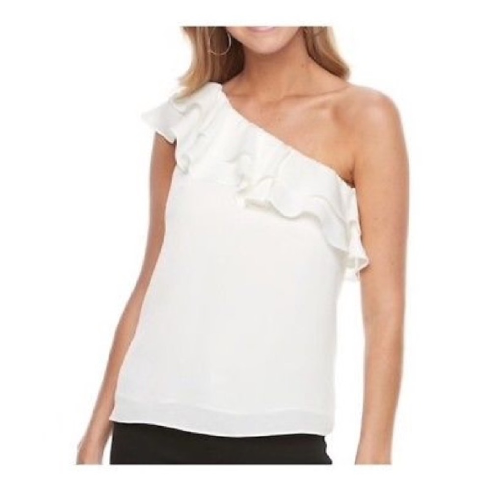 New with Tags Apt. 9 one-shoulder top.
Off white
